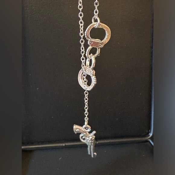 Unbranded Jewelry - Handcuffs and Pistol Drop Necklace Silvertone